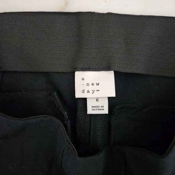A New Day Women Pants Stripe 6 Black Cropped Dress Pant Racing Stripe - Picture 4 of 5